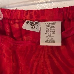 Perfect summer vintage midi skirt! Size medium ✨